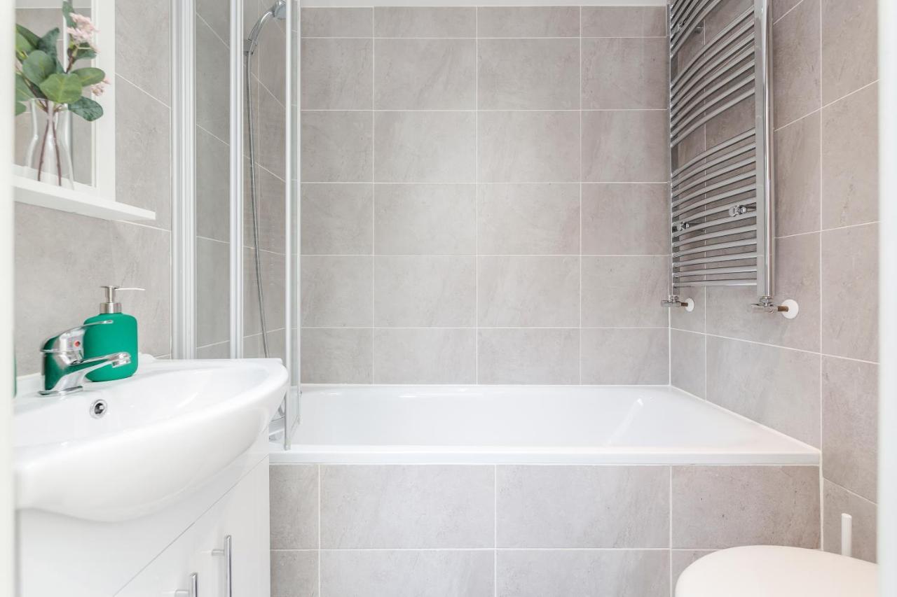 2 Bedrooms Serviced Apartment Excel Exhibition Centre, O2 Arena, Stratford Olympic City, Forest Gate, Central ลอนดอน ภายนอก รูปภาพ