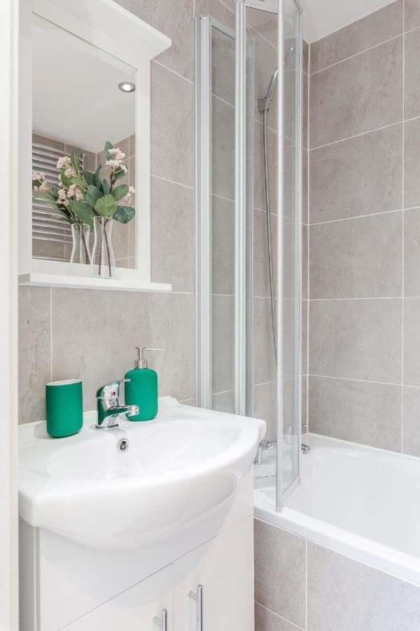 2 Bedrooms Serviced Apartment Excel Exhibition Centre, O2 Arena, Stratford Olympic City, Forest Gate, Central ลอนดอน ภายนอก รูปภาพ