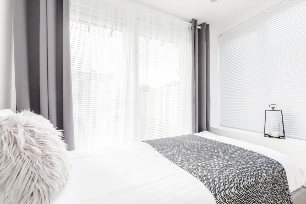 2 Bedrooms Serviced Apartment Excel Exhibition Centre, O2 Arena, Stratford Olympic City, Forest Gate, Central ลอนดอน ภายนอก รูปภาพ